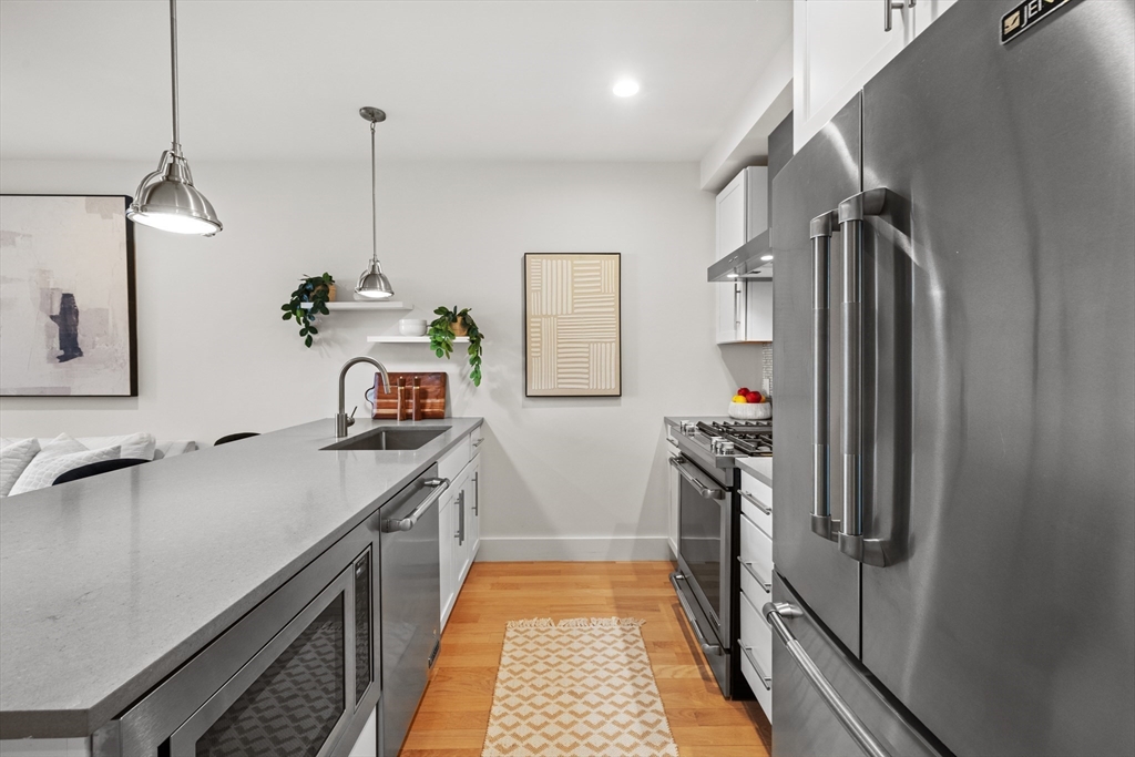 150 W Broadway # 313A