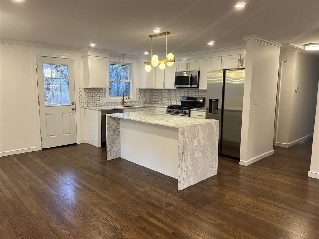 71 Tamarack Rd
