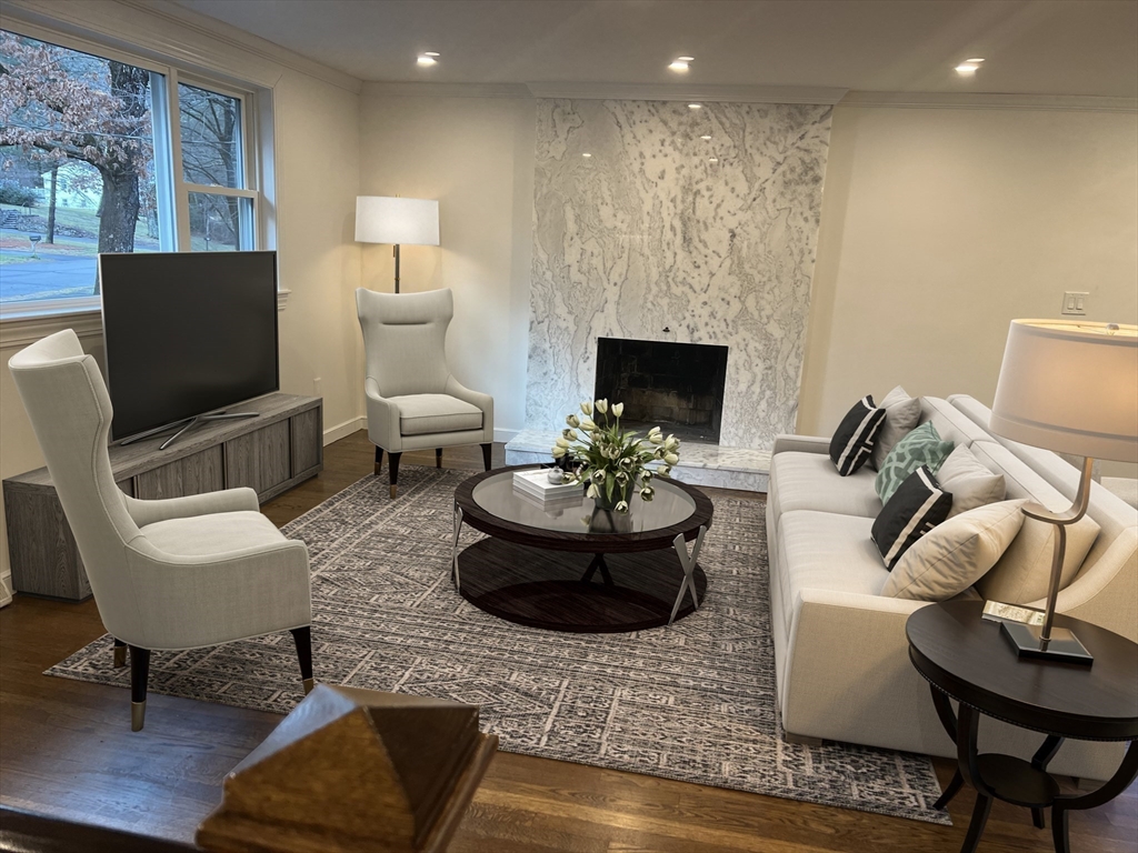 71 Tamarack Rd