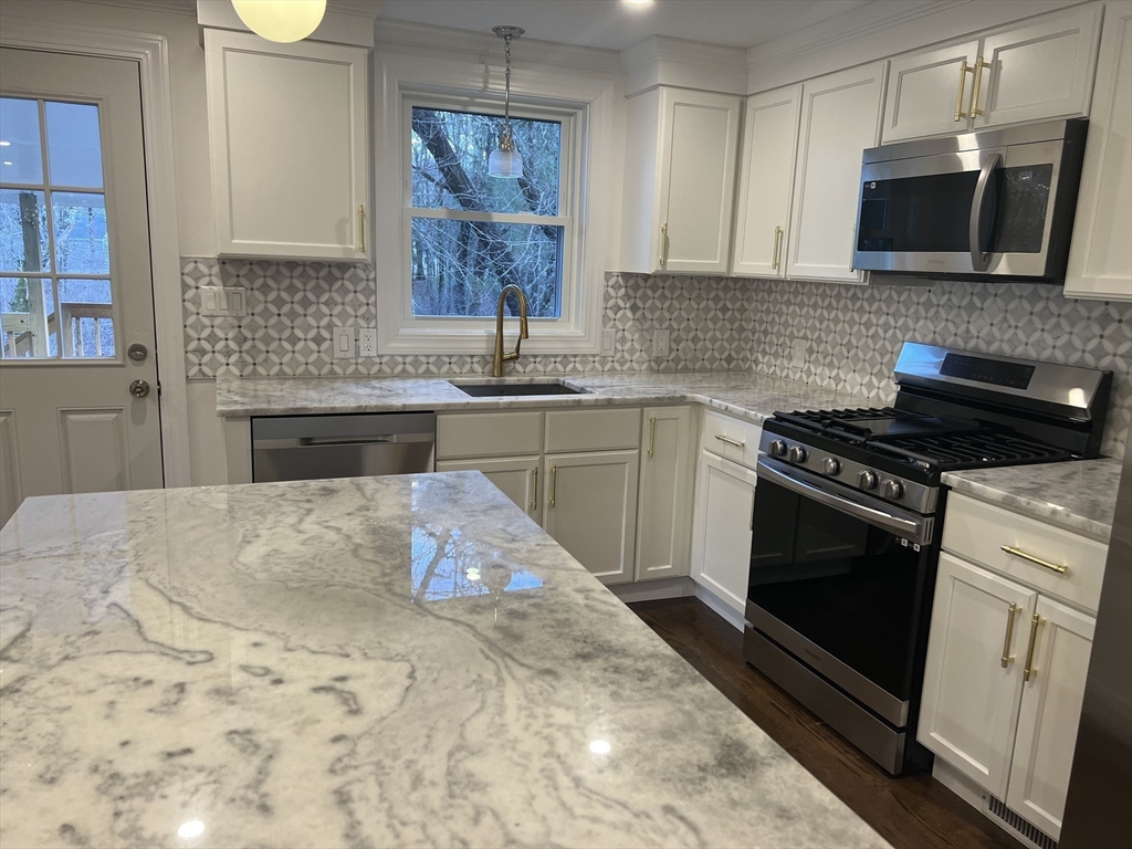 71 Tamarack Rd