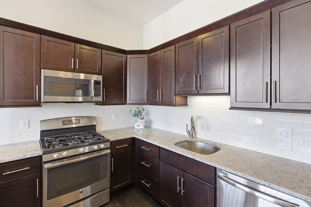 491 Dutton Street # 305