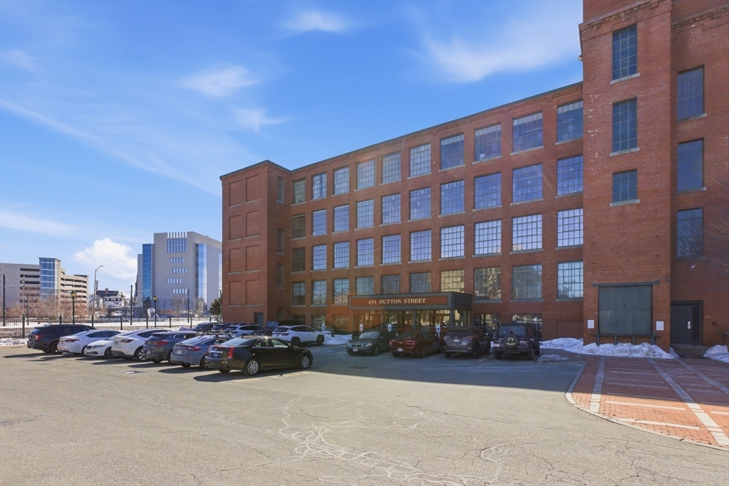 491 Dutton Street # 305