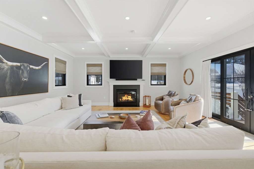 6 Litchfields Way