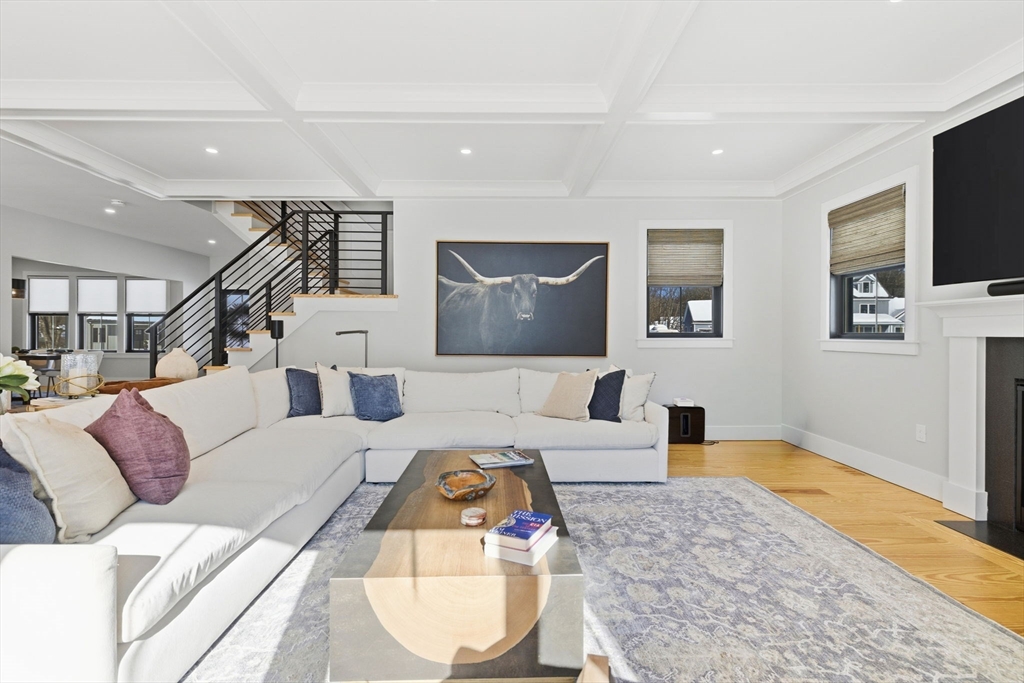 6 Litchfields Way
