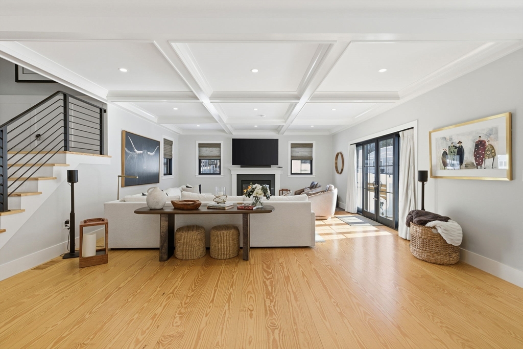 6 Litchfields Way