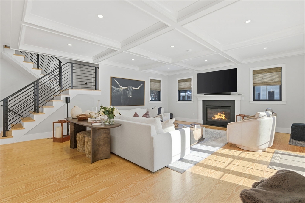 6 Litchfields Way