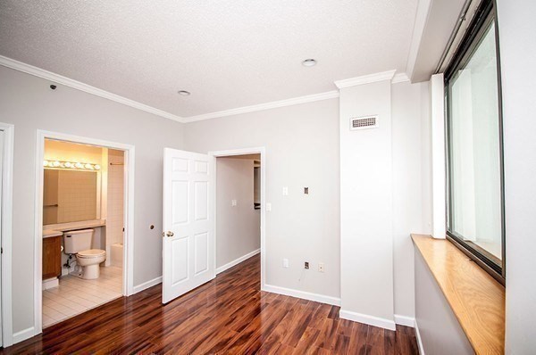 169 Monsignor O'brien Highway # 705