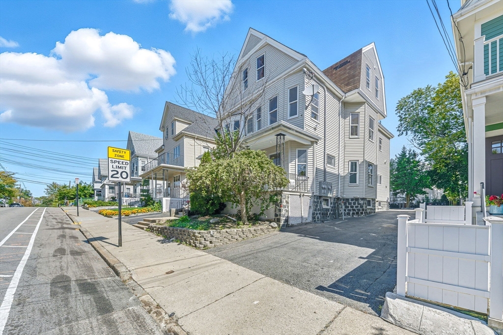 9 Curtis Street Unit: PKG