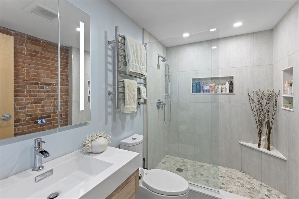 111 Beach St # 3E