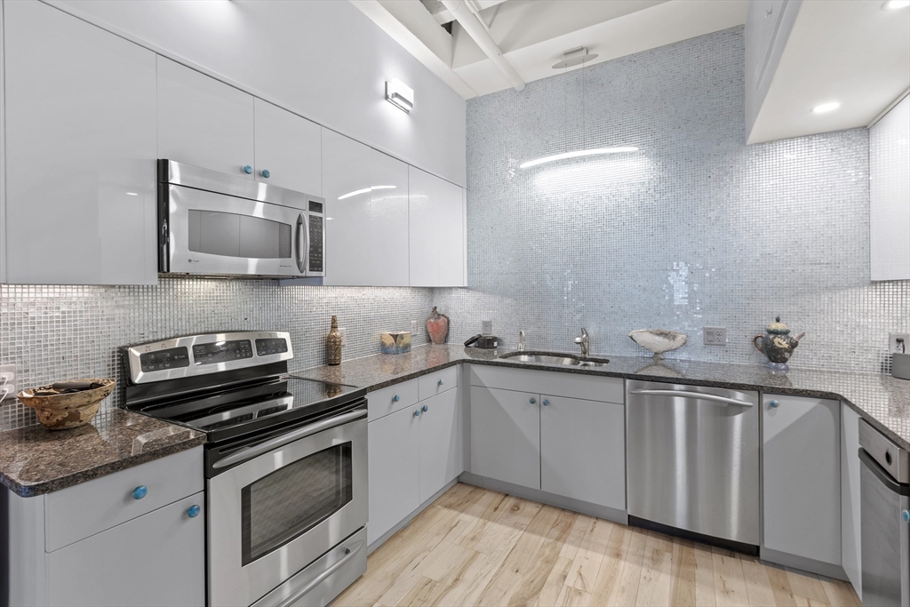 111 Beach St # 3E