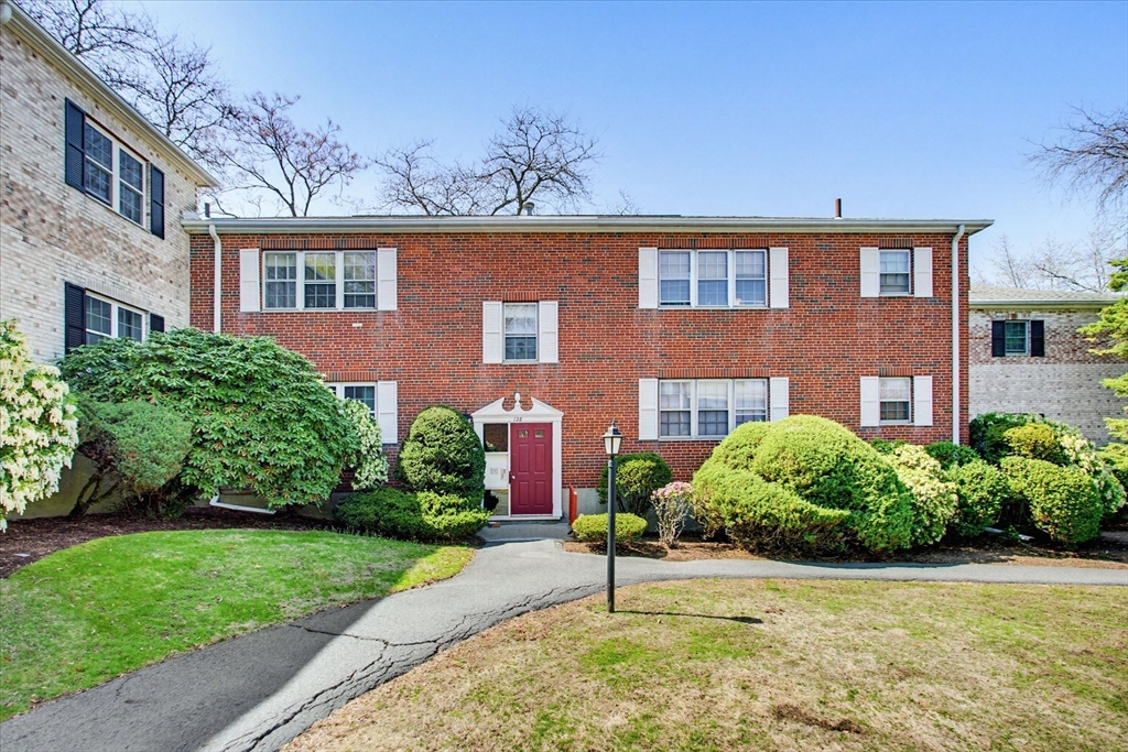128 Lake Shore Rd. # 1