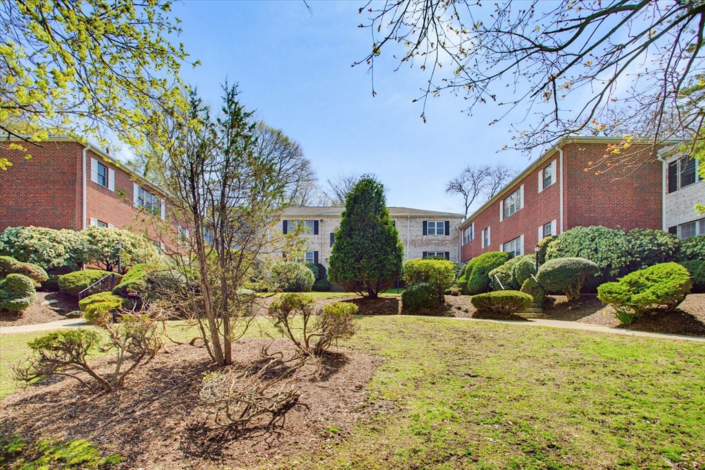 128 Lake Shore Rd. # 1