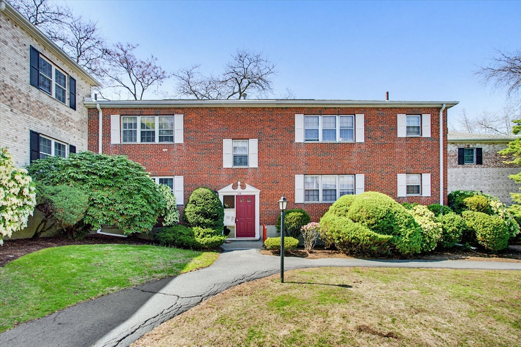 128 Lake Shore Rd. # 1