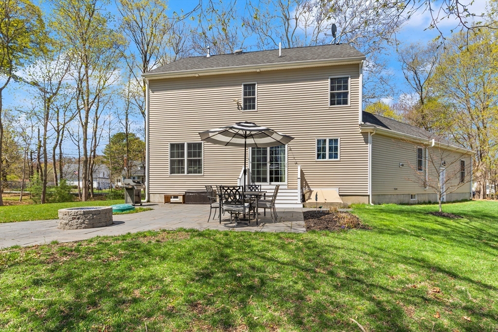 16 Pine St