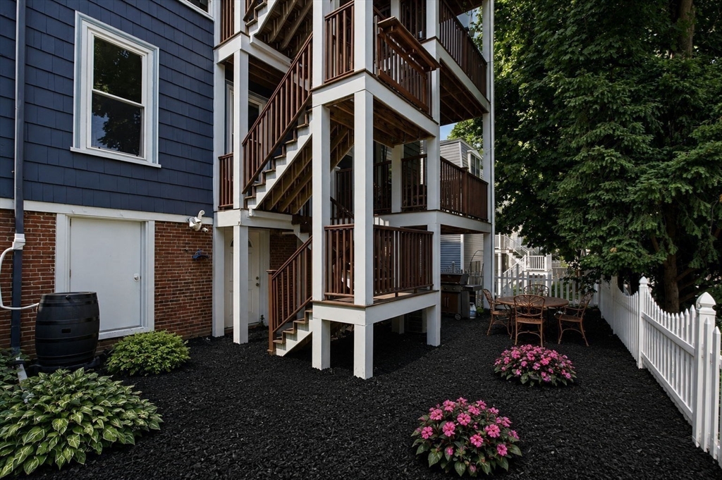 96 Seaverns Ave # 1