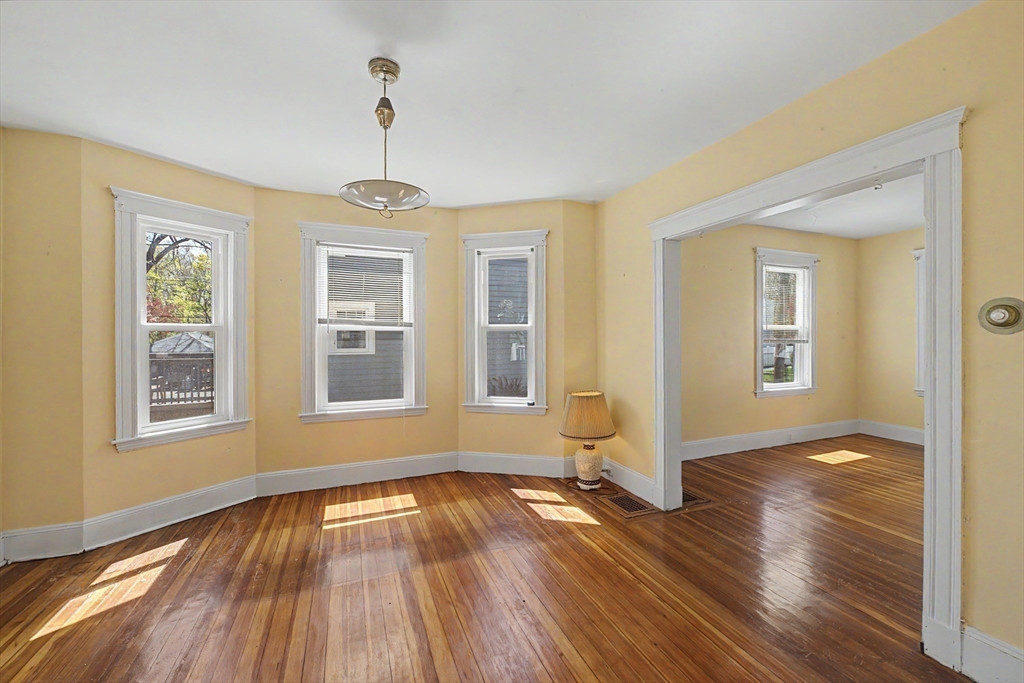 38 Monponset St