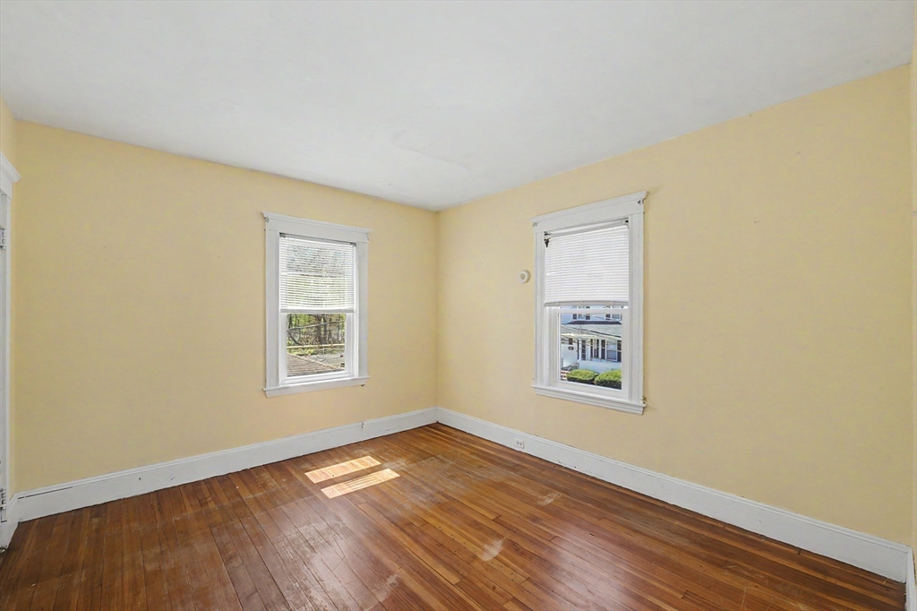 38 Monponset St
