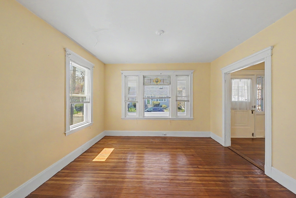 38 Monponset St