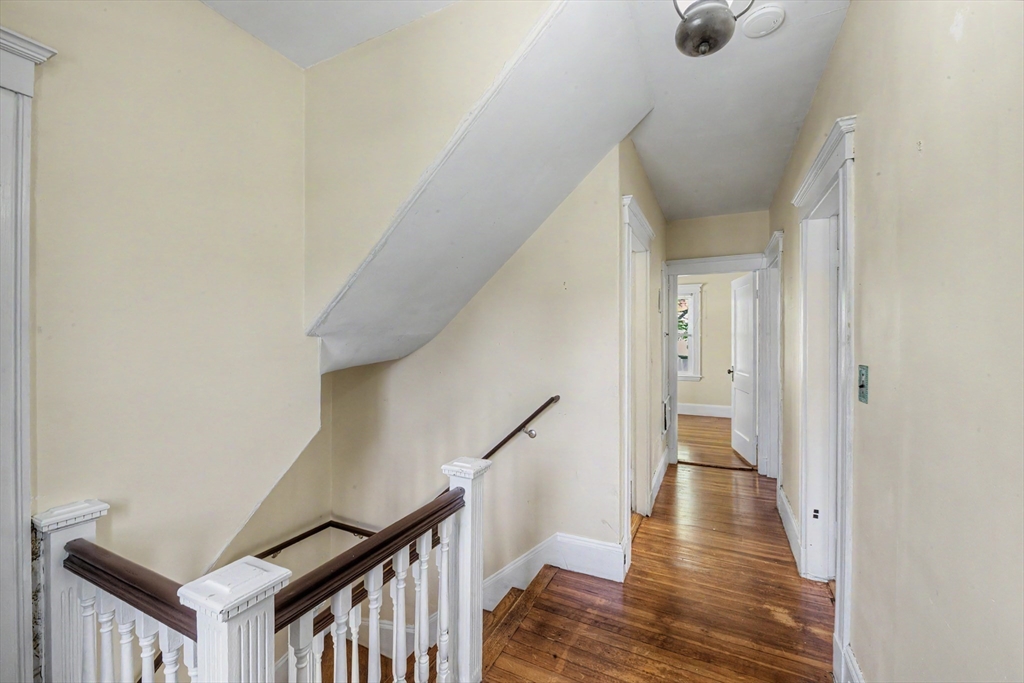 38 Monponset St