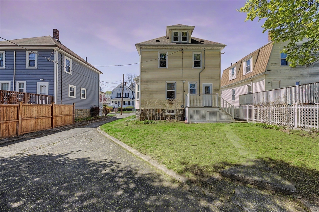 38 Monponset St