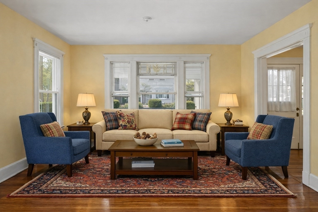 38 Monponset St