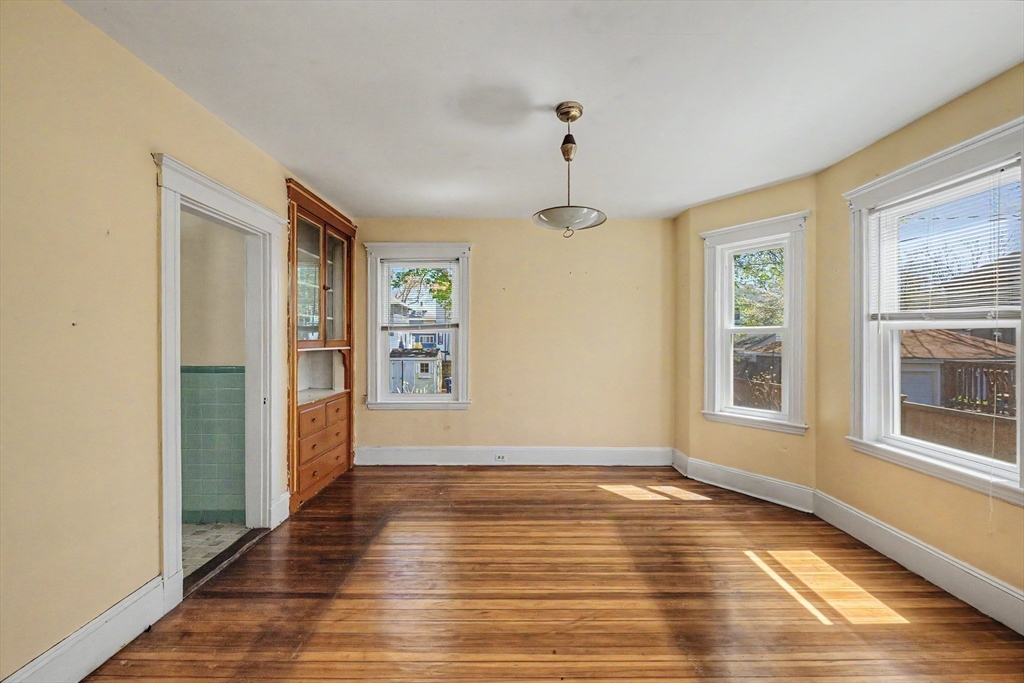 38 Monponset St