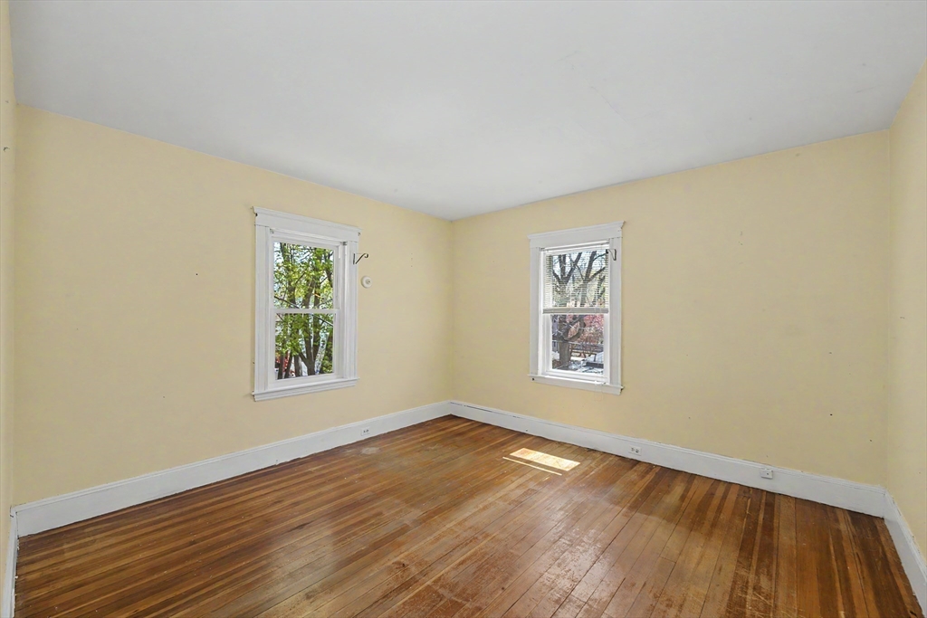38 Monponset St