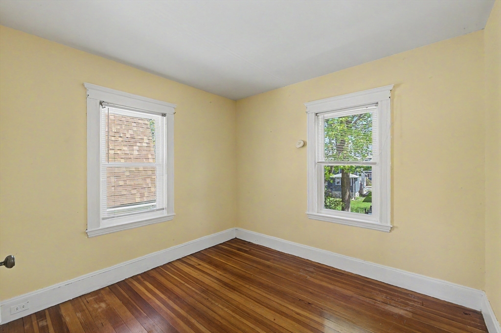 38 Monponset St