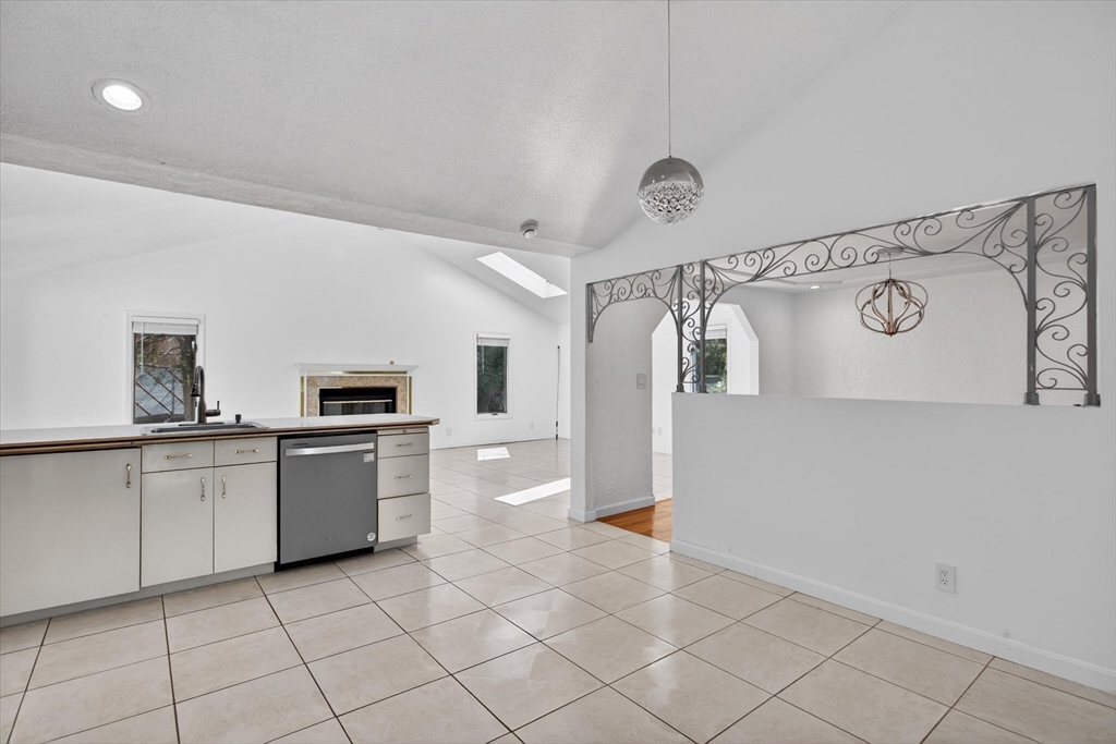 25 Gloversbrook Rd