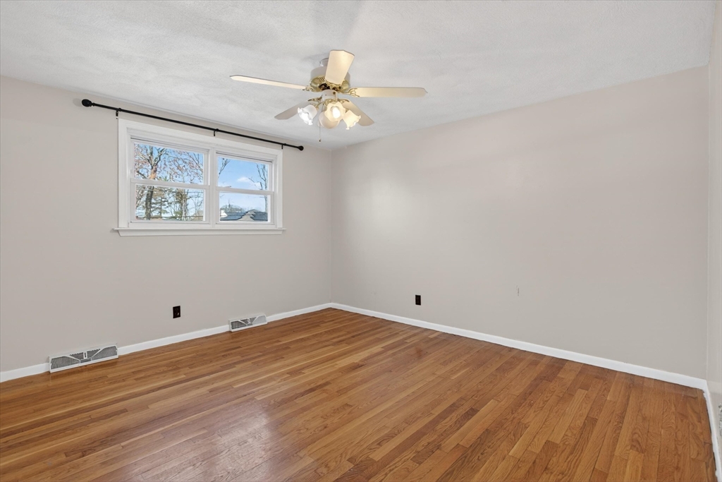 25 Gloversbrook Rd