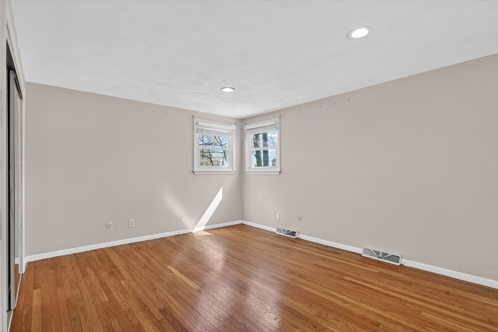 25 Gloversbrook Rd