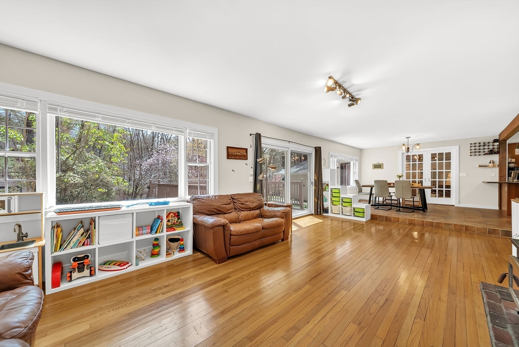 103 Newtown Rd