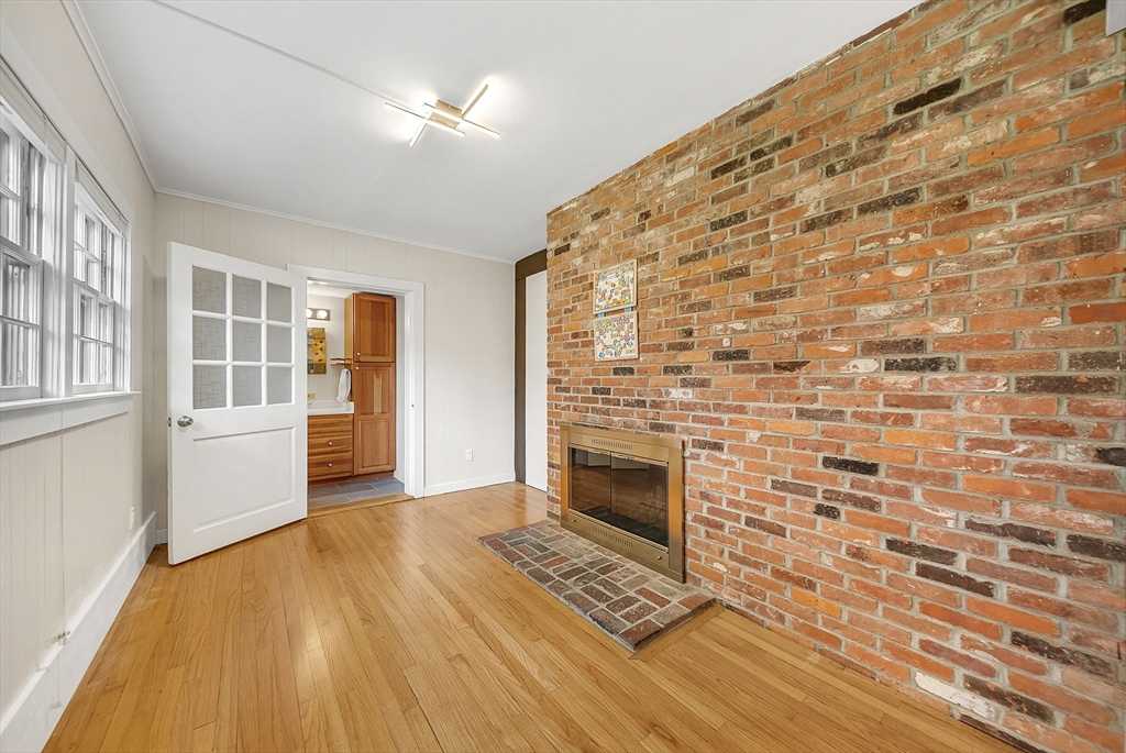 103 Newtown Rd
