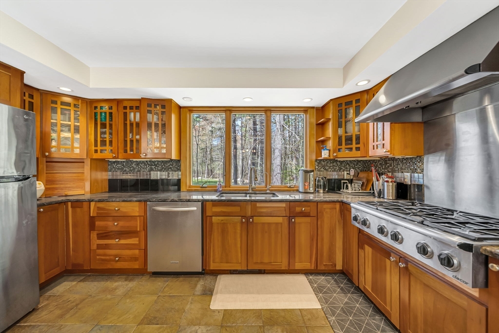 103 Newtown Rd