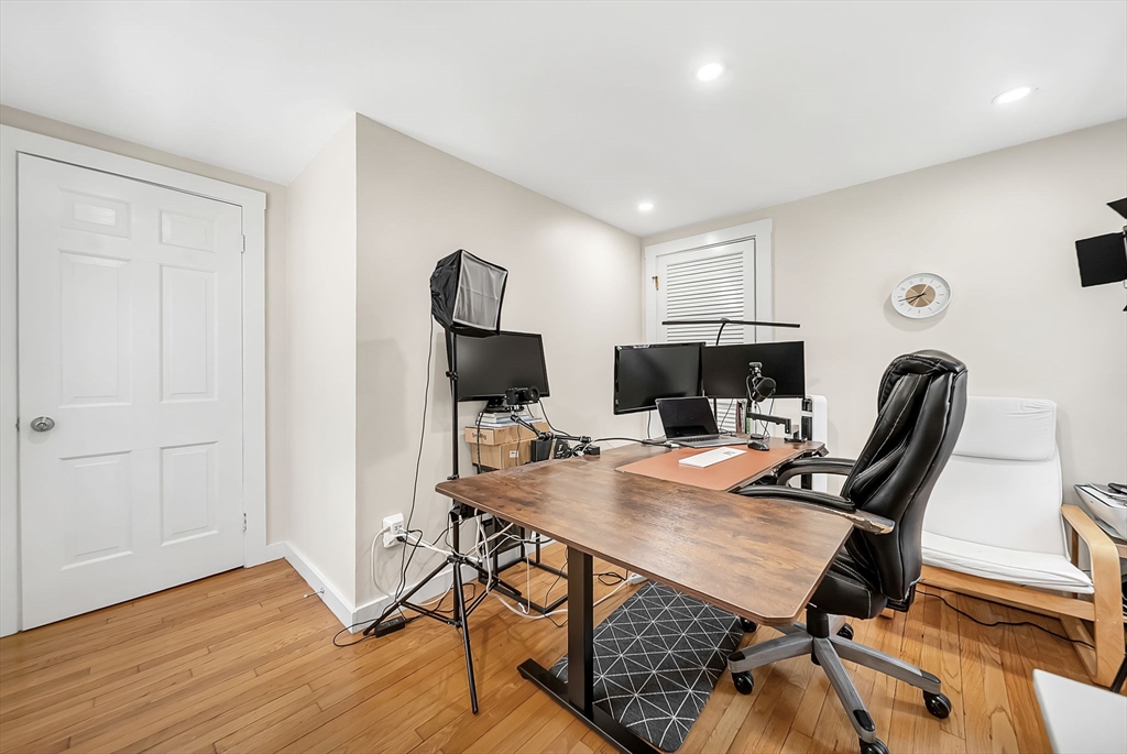 103 Newtown Rd
