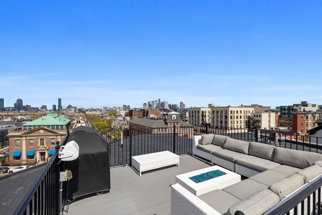 469 E 4th St # 2