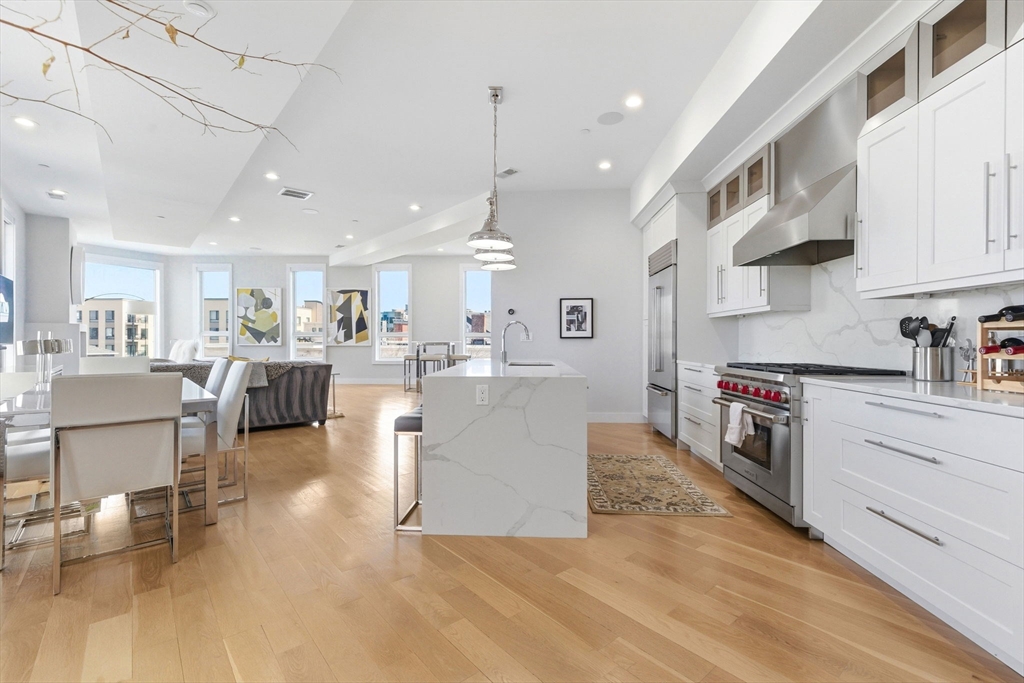 469 E 4th St # 2