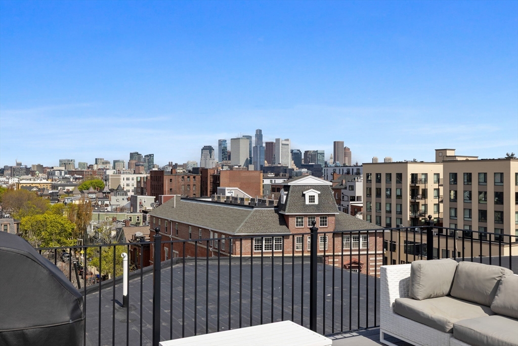 469 E 4th St # 2