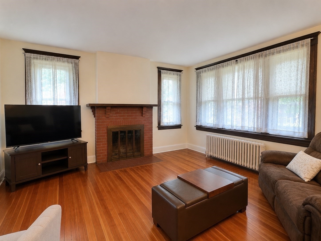 25-27 Florence Ave # 2