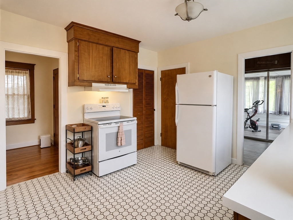 25-27 Florence Ave # 2
