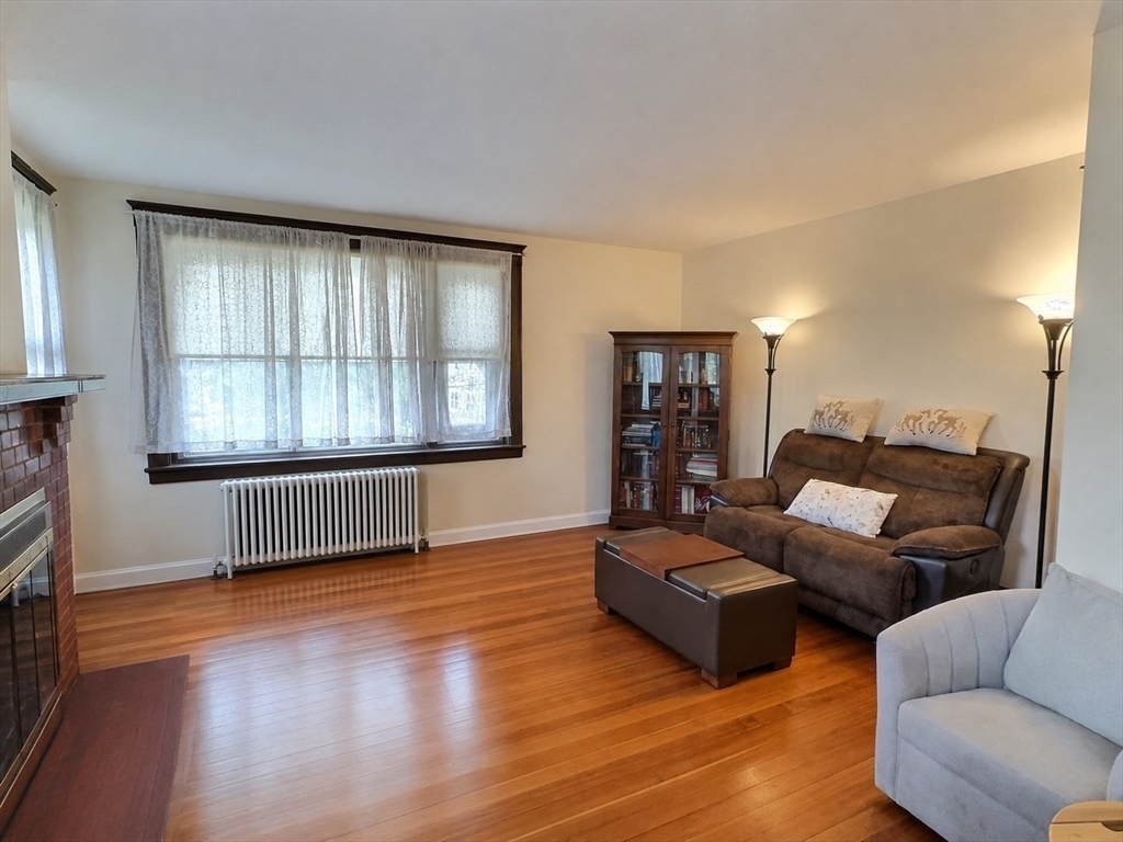 25-27 Florence Ave # 2
