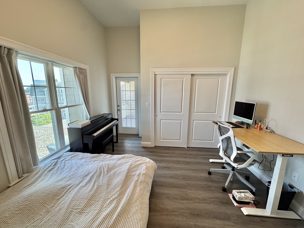 320 Middlesex Ave # D405