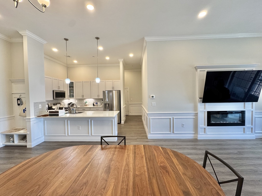 320 Middlesex Ave # D405