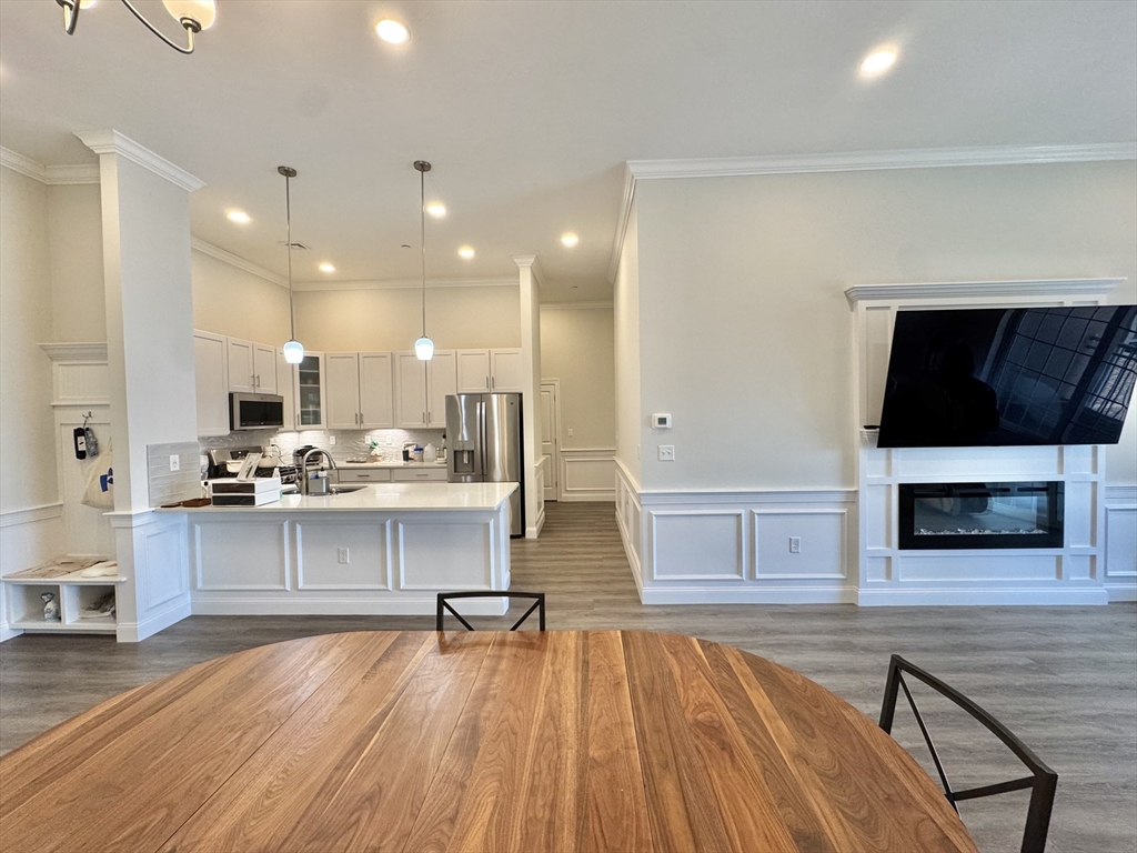 320 Middlesex Ave # D405
