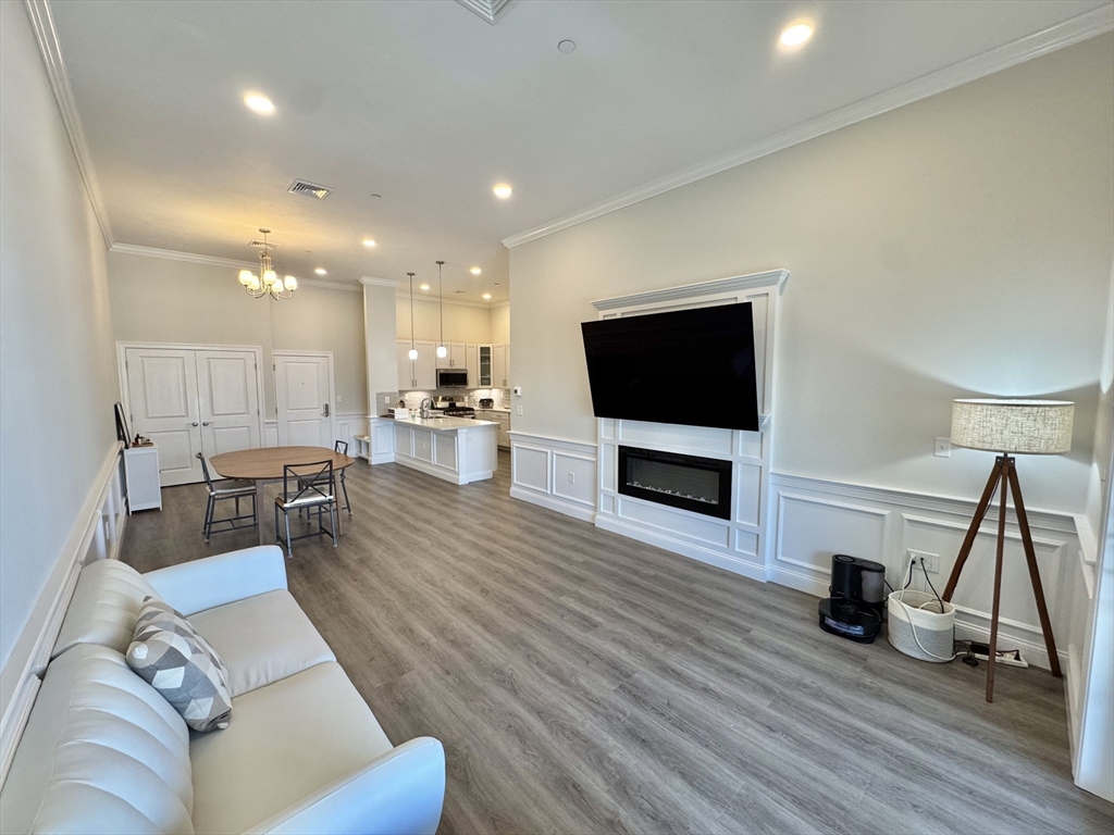 320 Middlesex Ave # D405