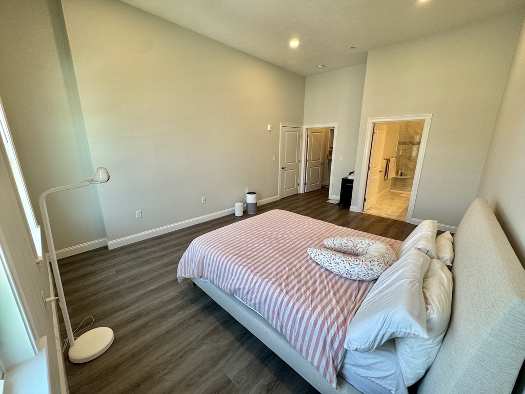 320 Middlesex Ave # D405