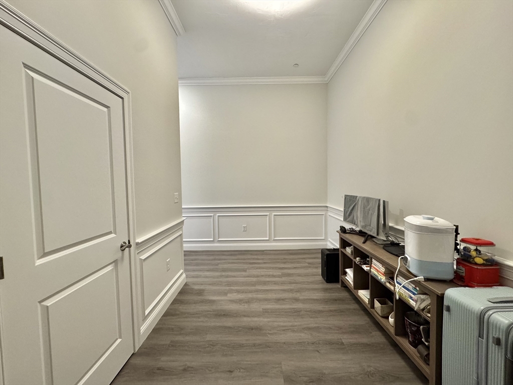 320 Middlesex Ave # D405