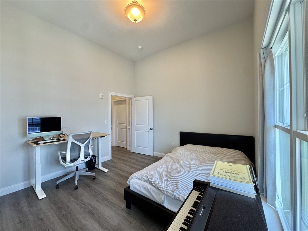320 Middlesex Ave # D405