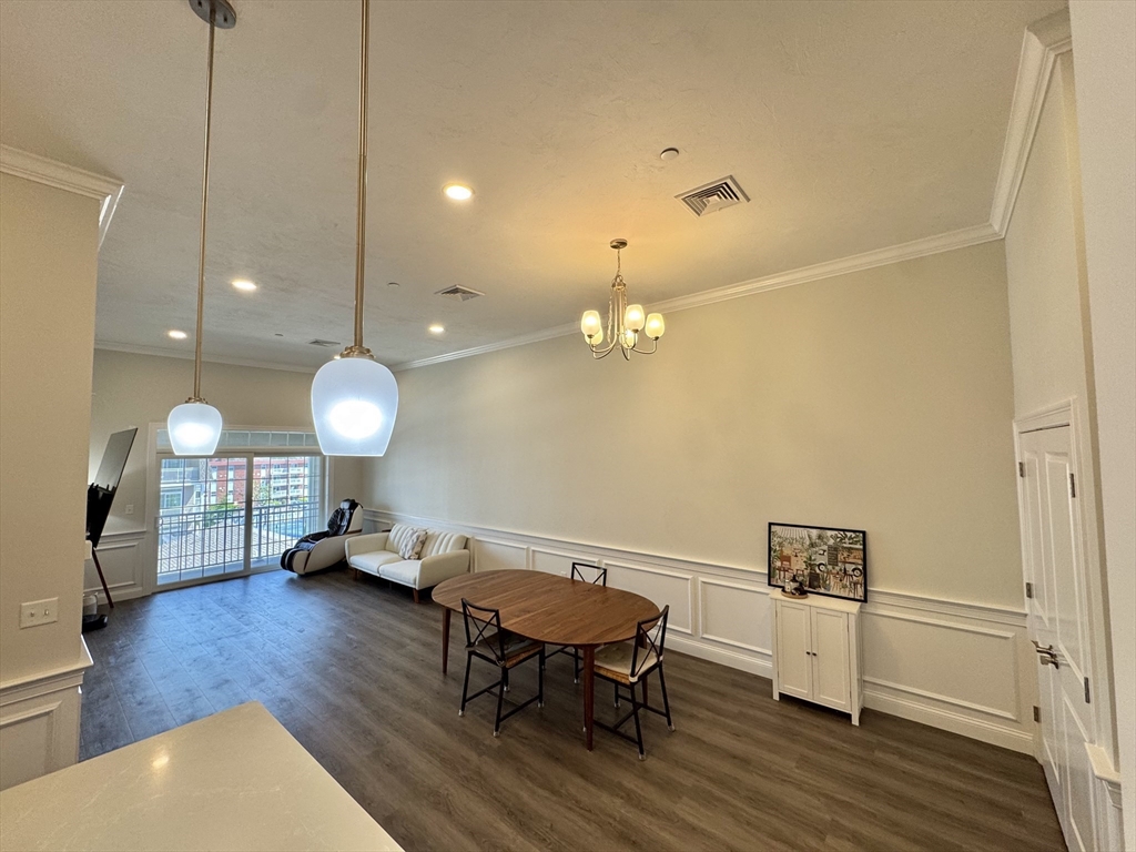320 Middlesex Ave # D405