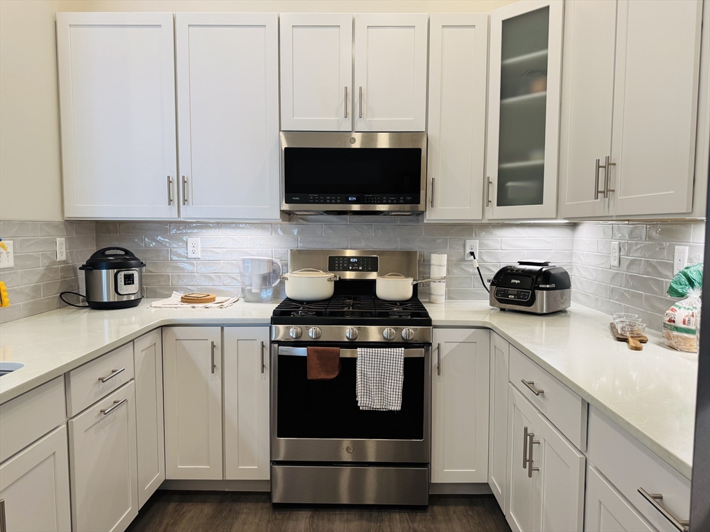 320 Middlesex Ave # D405